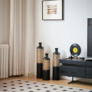 แจกันโลหะสีดำหรูหราพร้อมรายละเอียดตาข่ายสีทองตกแต่งที่สมบูรณ์แบบชิ้นเน้นเสียงสำหรับบ้านร่วมสมัยโรงแรมและเป็นของขวัญ - Product Image 2