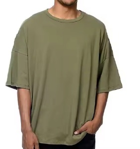 Camiseta Personalizada para Hombre, de Gran Tamaño, de Algodón Grueso, de Lujo, con Hombros Caídos, con Estampado Gráfico, 240 g/m², con Logotipo Personalizado - Product Image 4