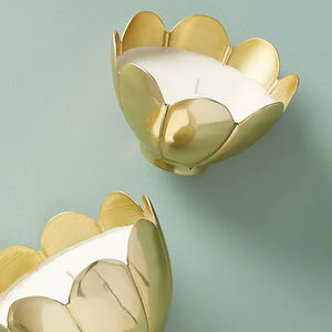 Bougeoirs en aluminium en forme de dôme Bougeoir décoratif en métal doré Bougeoir moderne Ensemble de décoration d'intérieur élégant - Product Image 1