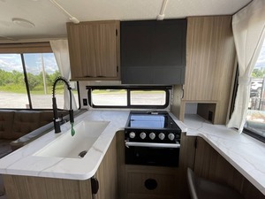 Remolque Fairly KH Usado Nuevo 2026 Forest River Wildwood X-Lite 24ZEN listo para la venta - Product Image 2