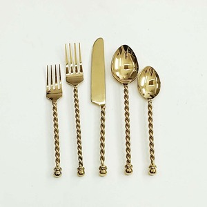 Proveedor líder de juego de cubiertos sostenibles con mango de alambre de diseño de lujo seguro para alimentos ampliamente vendido para uso en hoteles y restaurantes - Product Image 1