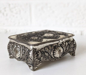 กล่องเครื่องประดับที่มีลวดลายเป็นเส้นสีเงินที่สวยงามประดับด้วยไพลินที่โดดเด่นการออกแบบที่ประณีตมากในราคาขายส่ง - Product Image 6