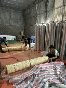 Rollo de cinta de bambú natural, hoja de caña tejida a mano por Vietnam Artisan Factory, perfecto para puerta de armario y tapicería de muebles - Product Image 4