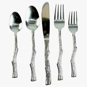 Juego de 5 cubiertos de acero inoxidable, manijas de diseño ondulado, acabado plateado, perfecto para vajilla, utensilios de cocina, productos de alta calidad - Product Image 1