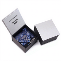 Cravate et pince à cravate en soie paisley de luxe pour hommes coffret cadeau carré à fermeture magnétique rigide formel avec logo personnalisé