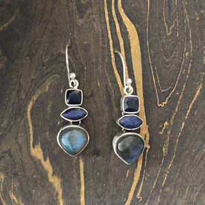 Boucles d'oreilles artisanales en argent sterling léger de 6,4 grammes pour femmes, avec labradorite et saphir - Product Image 1