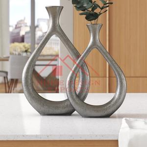 Ensemble de 2 vases de table en métal pour la décoration du salon, longs vases à fleurs en trompette plaqués argent - Product Image 4