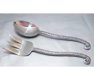 Ensemble de serveurs à salade en acier inoxydable de style élégant avec poignée martelée, écologique et compatible lave-vaisselle, options de couleur personnalisées - Product Image 2