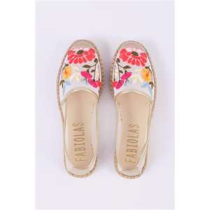 Alpargata cerrada con cuña baja - Product Image 4