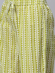 Toile verte pour femmes solide séchage rapide longueur de la cheville plissée Kurta & Palazzo ensemble Style d'été formel - Product Image 4