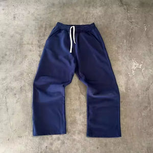 Conjuntos Deportivos Personalizados para Hombre al por Mayor, Fabricante OEM, Sudadera con Capucha y Pantalones con Bordado de Parches Desgastados y Efecto Deslavado - Product Image 3