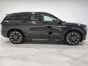 Venta Especial 2025: Vehículo con Volante a la Izquierda, Tracción en las Cuatro Ruedas (AWD), con Motor Turbo Estándar de 2.0L - Product Image 2