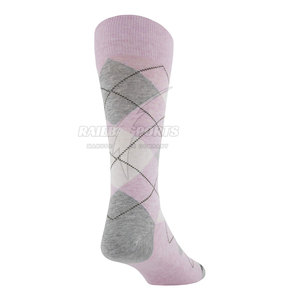 Calcetines unisex de algodón con diseño personalizado para hombre y mujer, fabricados en Pakistán, técnica tejida antideslizante - Product Image 4