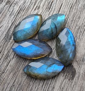 Vente en gros de pierres précieuses labradorite bleue naturelle certifiée IGI Marquise Checker Cut Flat Back Beda Shape All Loose Gemstones - Product Image 4