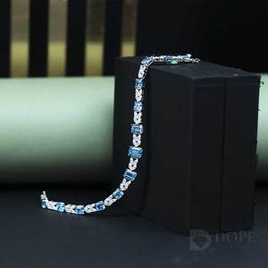 Emerald Cut Lab Grown Diamond 1.0CT 14kt Pulsera de mujer de moda de oro sólido con diseño exclusivo - Product Image 2