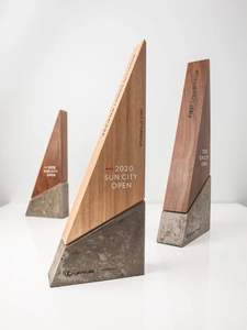 Prix et trophée en bois personnalisés - Product Image 2