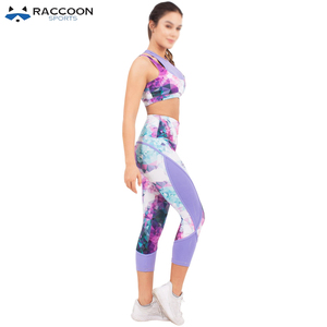 Ropa de Yoga para Otoño, Leggings Sublimados para Mujer, Cintura Alta, Largo hasta la Rodilla, Colores Personalizados, Venta al Por Mayor, Deportivos y a la Moda - Product Image 3
