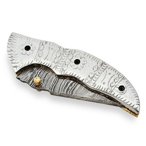 Couteau pliant Damas Professionnel Acier Damas Lame solide Manche en acier Couteau de poche gravé avec étui - Product Image 4