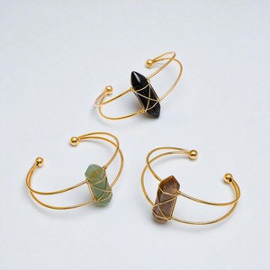 Bracelet manchette en obsidienne noire à double pointe-Laiton plaqué or sans nickel de haute qualité-Bracelets en gros faits à la main - Product Image 2