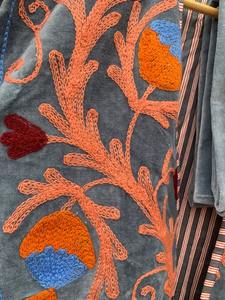 Algodón terciopelo naranja Vintage Suzani invierno cuello Chaqueta corta Kimono chaqueta bordada para mujer - Product Image 5