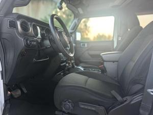 ข้อเสนอพิเศษครั้งเดียวสำหรับรถจี๊ป แรงเลอร์ ปี 2021 รุ่น 2.0T Sahara Edition พวงมาลัยซ้าย เกียร์อัตโนมัติ SUV เบาะสีเข้ม - Product Image 4