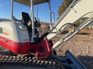 Vente flash : Mini-excavatrice Takeuchi TB235-2, godet de 0,1 m3, qualité 10 tonnes, fonctionnement inclus, moteur, boîte de vitesses, pompe à engrenages, Hydac, PLC - Product Image 3