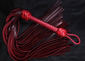 Couleur marron foncé Service OEM de haute qualité Produit le plus récent Fait à la main Meilleure vente Fouet en cuir Flogger PAR Industries - Product Image 6