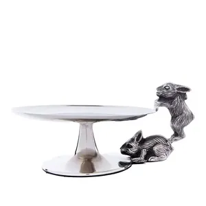 100% शुद्ध धातु खरगोश डिजाइन गोल आकार केक स्टैंड चांदी रंग सुरुचिपूर्ण नई शैली कपकेक स्टैंड शादी सजावटी