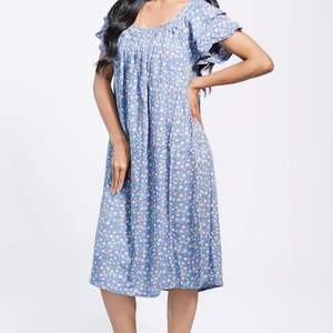 ชุดเดรสผ้าเรยอนสำหรับใส่ในบ้านลายดอกไม้สำหรับผู้หญิงแขนสั้นมีระบายระบายอากาศได้ดีเหมาะสำหรับใส่สบาย - Product Image 4