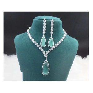 สร้อยคอประดับเพชรสไตล์อเมริกันพรีเมี่ยมสำหรับทุกโอกาส - Product Image 1