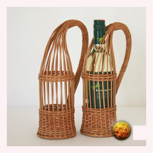 Couvre-bouteille artisanal moderne en rotin tissé et jonc de mer Éléments animaux décoratifs pour un look raffiné et inspiré de la nature - Product Image 5