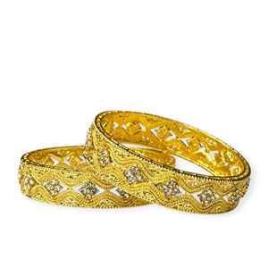 กำไลข้อมือดีไซน์เก๋ทันสมัยทรงเรขาคณิตประดับมุกชุบทองสำหรับผู้หญิง สวมใส่ในงานแต่งงานหรืองานเฉลิมฉลอง คุณภาพส่งออก เครื่องประดับเลียนแบบ - Product Image 1