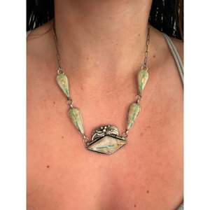 Ensemble de colliers en turquoise de Boulder et argent sterling faits à la main par des Navajo, bijoux culturels de collection - Product Image 3