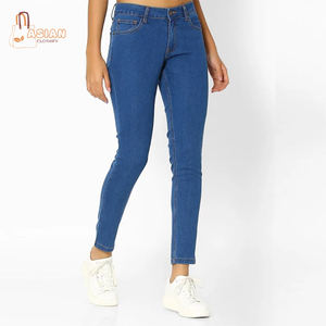 Jean droit décontracté vintage pour femme, écologique, confortable, très extensible, doux, avec motif brodé classique, taille mi-haute - Product Image 1