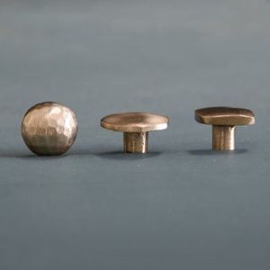 Poignée de porte en laiton élégante, conçue pour les entrées modernes et la rénovation de maisons raffinées, avec un look élégant - Product Image 1
