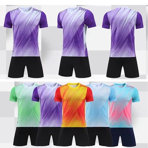 Uniformes d'équipe de jeu pour hommes Vêtements de sport de football pour enfants Maillot de football à manches courtes pour l'entraînement de football - Product Image 3