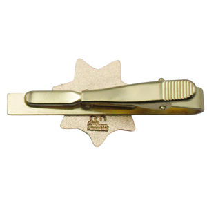 Pince à cravate en émail doré avec badge CDCR pour cadeaux d'affaires, de mariage ou de fête - Product Image 2