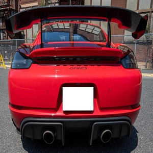 2023 pour 718 Cayman GT4 RS MR avec sièges en cuir, autonomie NEDC de 601 à 700 km, puissance du moteur de 150 à 200 kW - Product Image 3