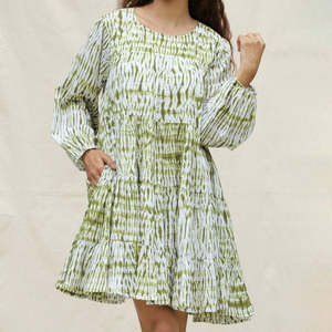 La meilleure robe à motifs pour femmes de haute qualité Expédition rapide Tendance Matériau doux et respirant pour femmes avec une belle robe courte - Product Image 4