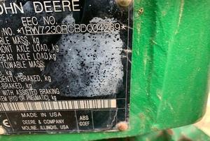 Tractores agrícolas John Deere 7230R usados del año 2011 en venta - Product Image 2