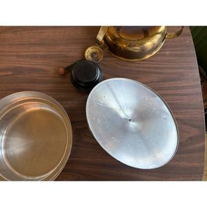 Chauffe-plat en métal de style vintage des années 1980 avec manche en bois Buffet ancienne version pour fournitures de mariage et d'hôtel - Product Image 4