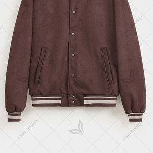 Blouson aviateur en daim de style universitaire marron classique avec bordure côtelée rayée et fermeture à boutons pour hommes et femmes vêtements d'extérieur décontractés - Product Image 4