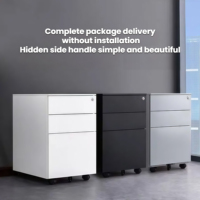 Meuble de rangement mobile en acier blanc avec serrure à combinaison, tiroirs latéraux colorés et pieds mobiles