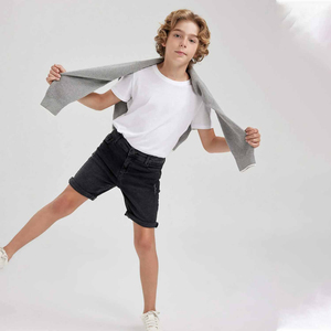 กางเกงยีนส์ขาสั้นเด็ก/เด็กผู้ชาย ผ้าพรีเมียม ตัดเย็บตามขนาด สั่งทำพิเศษ ปักลาย ปักหมุด สไตล์ฮิปฮอป ล้างสี - Product Image 4