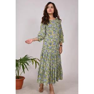 Robe longue de créateur en coton imprimé bloc pour femmes, style indien bohème, tenue de fête, tenue d'été, look ethnique et élégant - Product Image 1