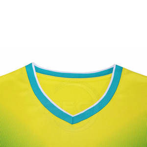 Uniforme de football à séchage rapide avec logo personnalisé uniforme de football de vêtements de sport fabriqué par des professionnels au Pakistan - Product Image 2