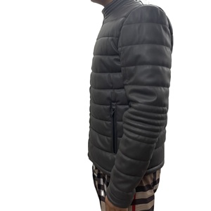 Chaqueta Impermeable Acolchada de Alta Calidad con Logotipo Personalizado para Unisex, Chaqueta Impermeable y Cortavientos de Tela Suave Acolchada - Product Image 4