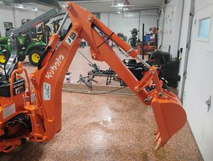 Tracteur compact Kubota BX25D 4WD légèrement utilisé avec chargeur frontal et pelle arrière, fabriqué aux États-Unis, livraison rapide, en stock, prêt à être expédié - Product Image 6