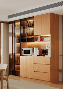 Elegante organizador de comedor con puertas de madera compuesta, nichos iluminados con LED, superficie de trabajo larga, cajones profundos y gabinete a medida. - Product Image 5