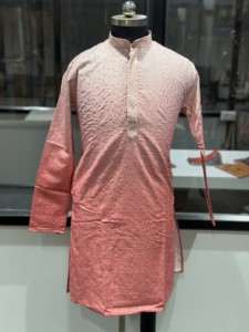 Kurta Tradicional de Lujo Rosa Jacquard para Hombre, Ideal para Bodas y Eid, Ropa Étnica Premium al por Mayor con Protección Solar y Absorción de Humedad - Product Image 4